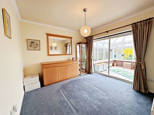 Dining Room- click for photo gallery
